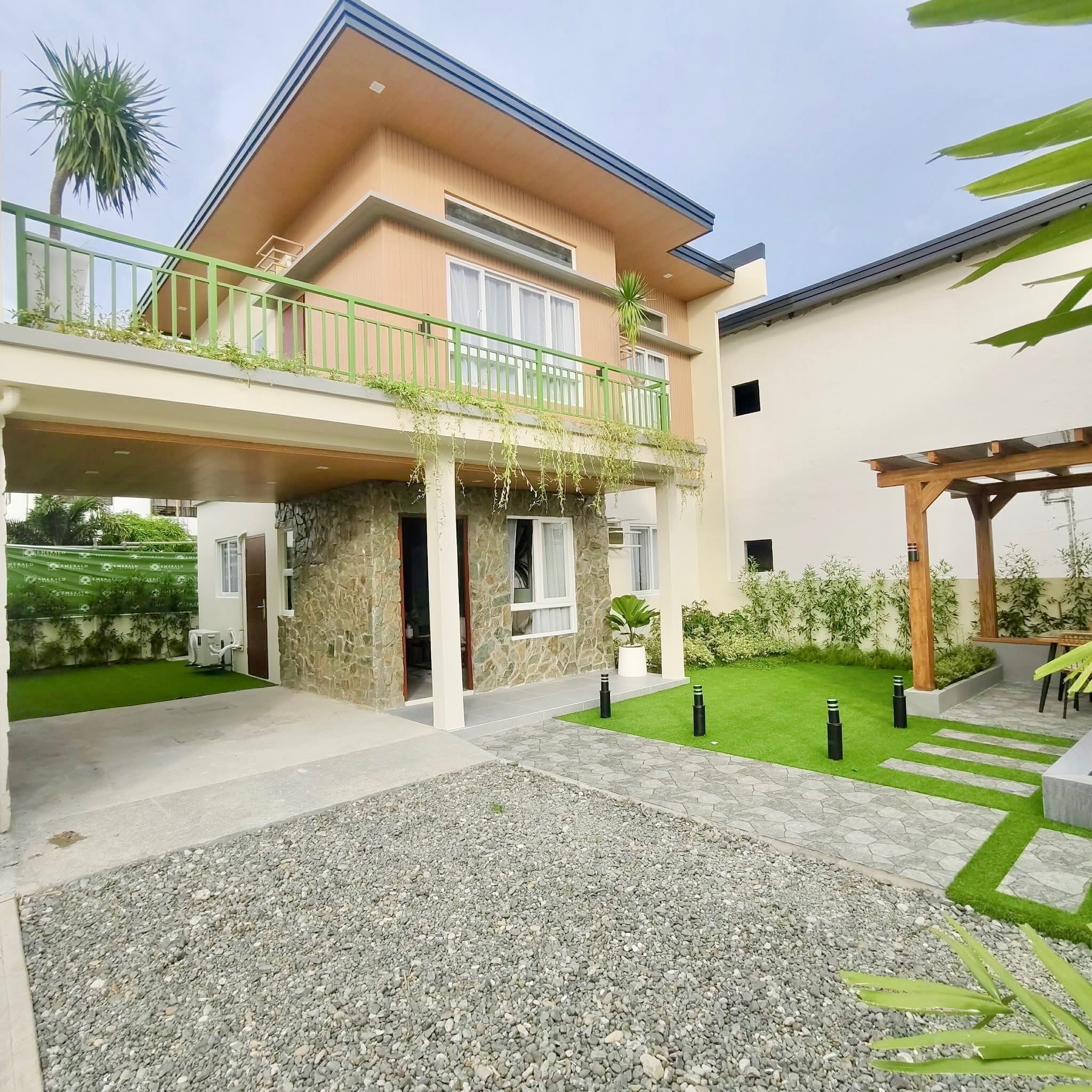 F1D4899A-4D58-4681-BD12-A15344D5493D